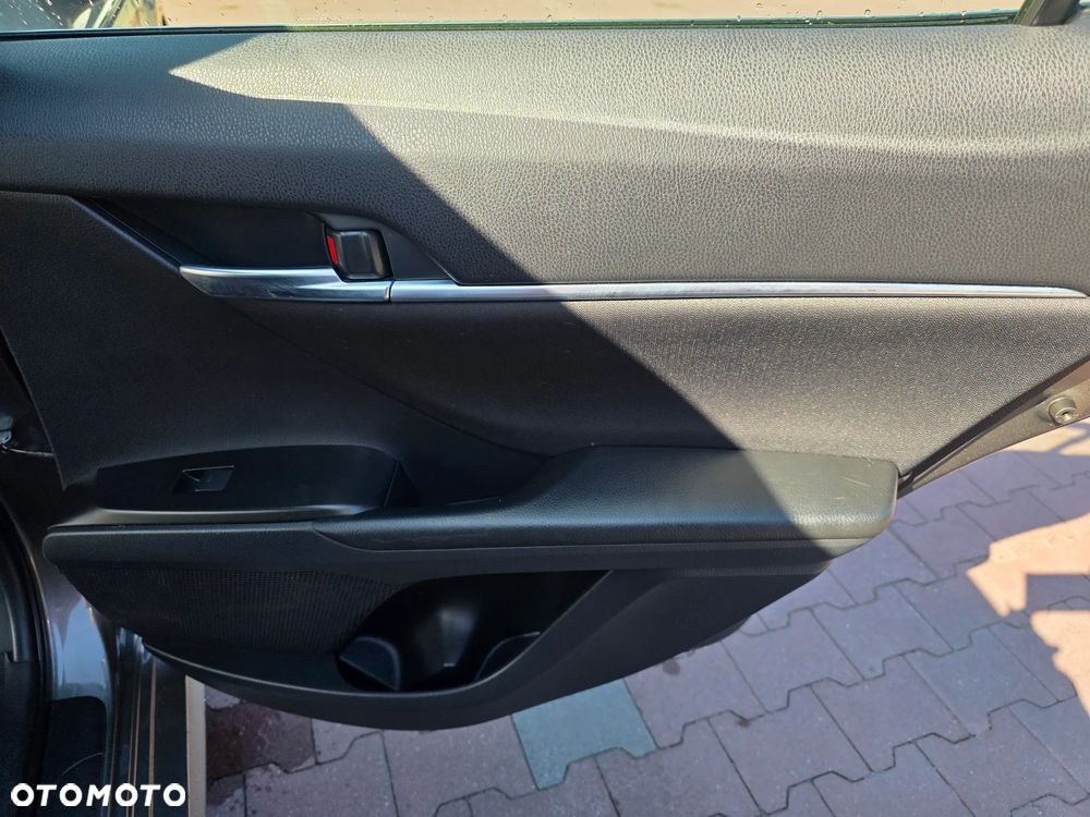 Toyota Camry 2.5 Hybrid Comfort CVT - 14