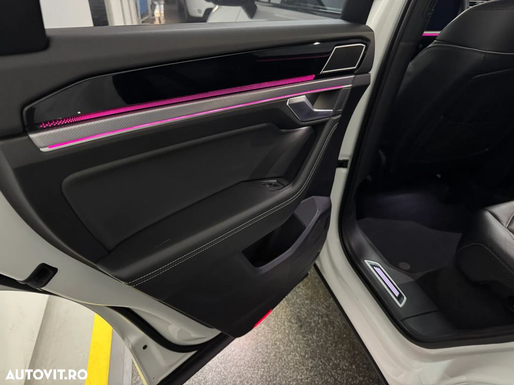 Volkswagen Touareg V6 TDI R-Style - 11