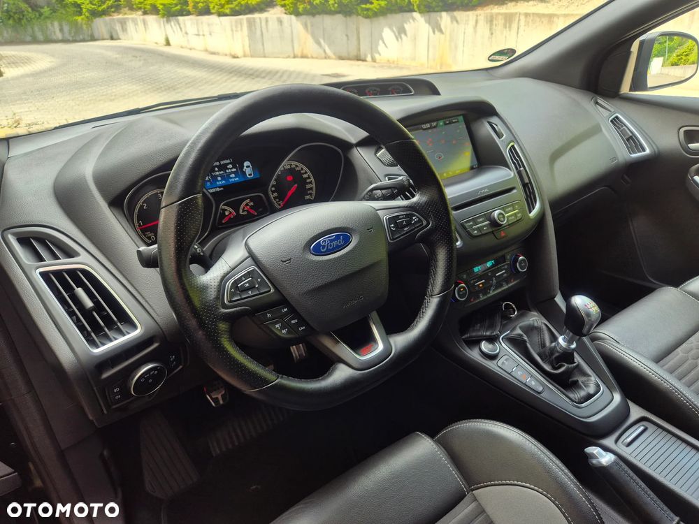 Ford Focus 2.0 TDCi ST mit Leder-Exclusiv-Paket - 12
