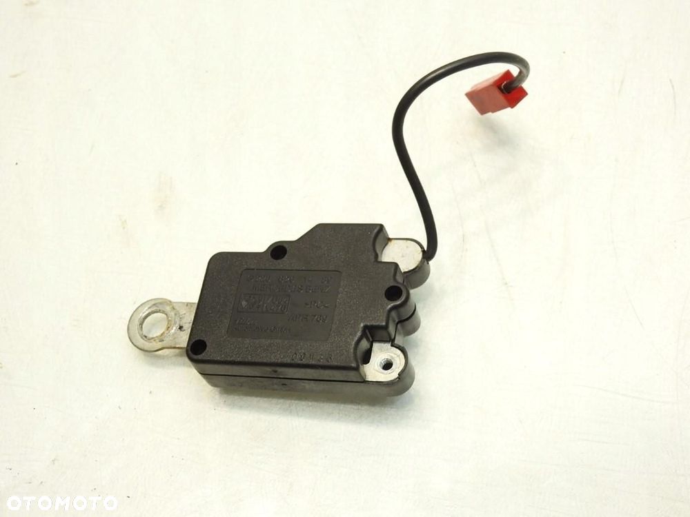 WZMACNIACZ ANTENY ANTENOWY MERCEDES W220 2208201489 - 4