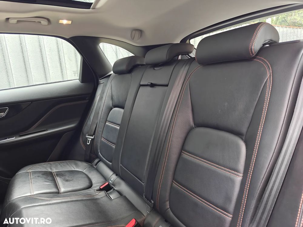 Jaguar F-Pace 20d AWD Prestige - 12