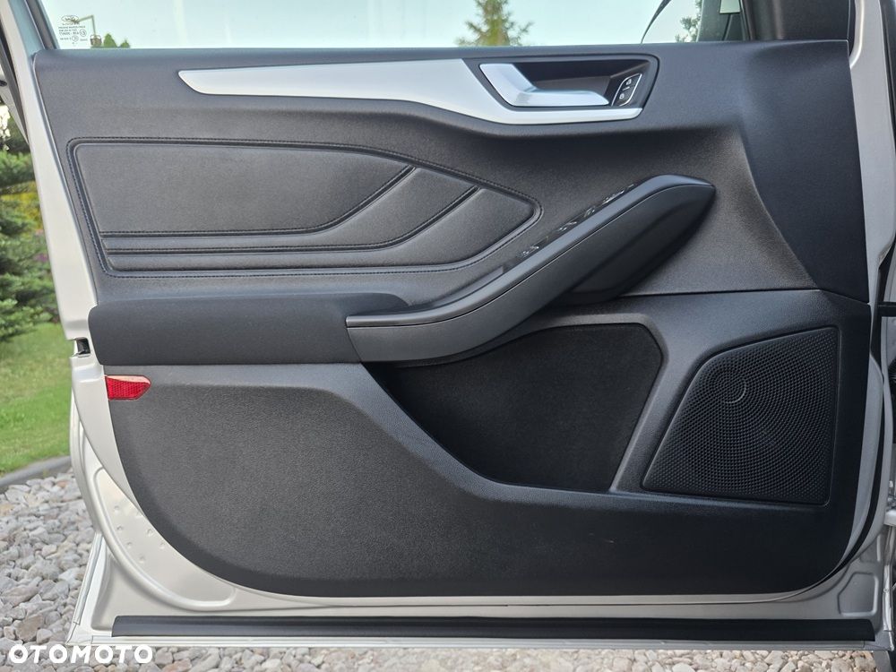 Ford Focus 1.5 EcoBlue Start-Stopp-System COOL&CONNECT DESIGN - 28