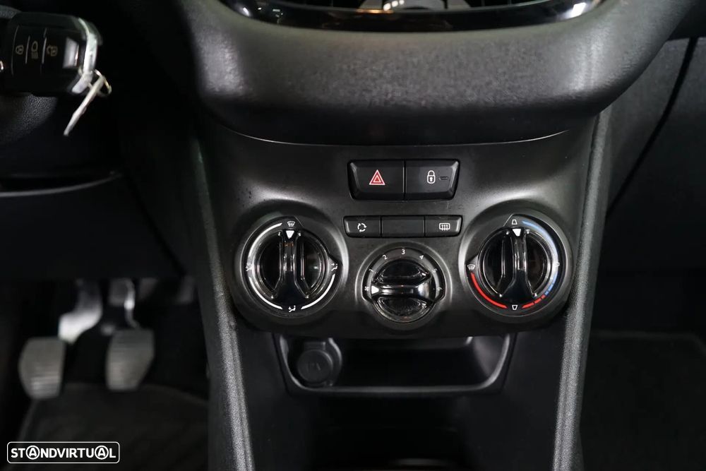 Peugeot 208 1.2 PureTech Allure - 29