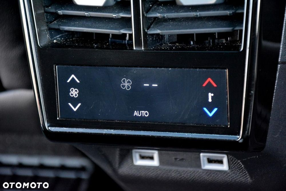 DS Automobiles DS 7 Crossback 2.0 BlueHDi Performance Line + - 35