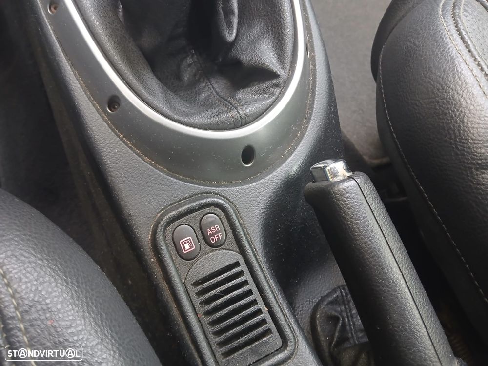 Alfa Romeo GT 1.9 JTD M-JET - 18