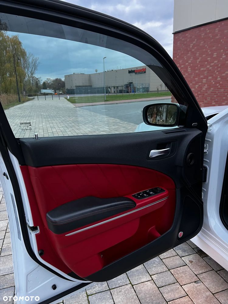 Dodge Charger 6.4 Scat Pack - 13