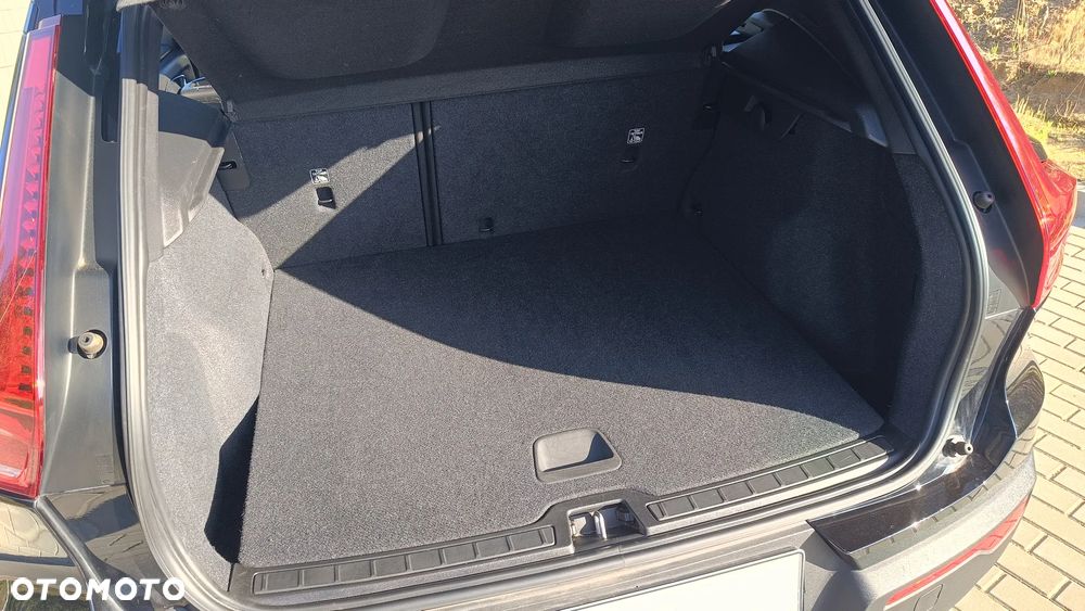 Volvo XC 40 D3 SCR Momentum - 10