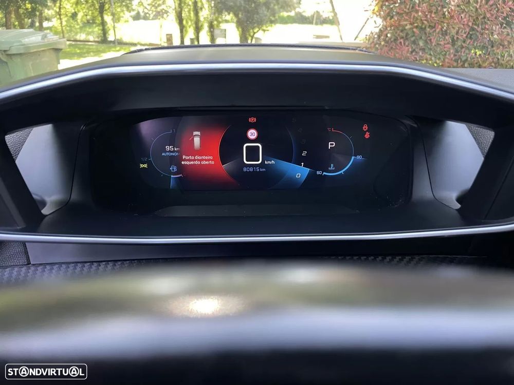 Peugeot 2008 PureTech 130 EAT8 GT - 19