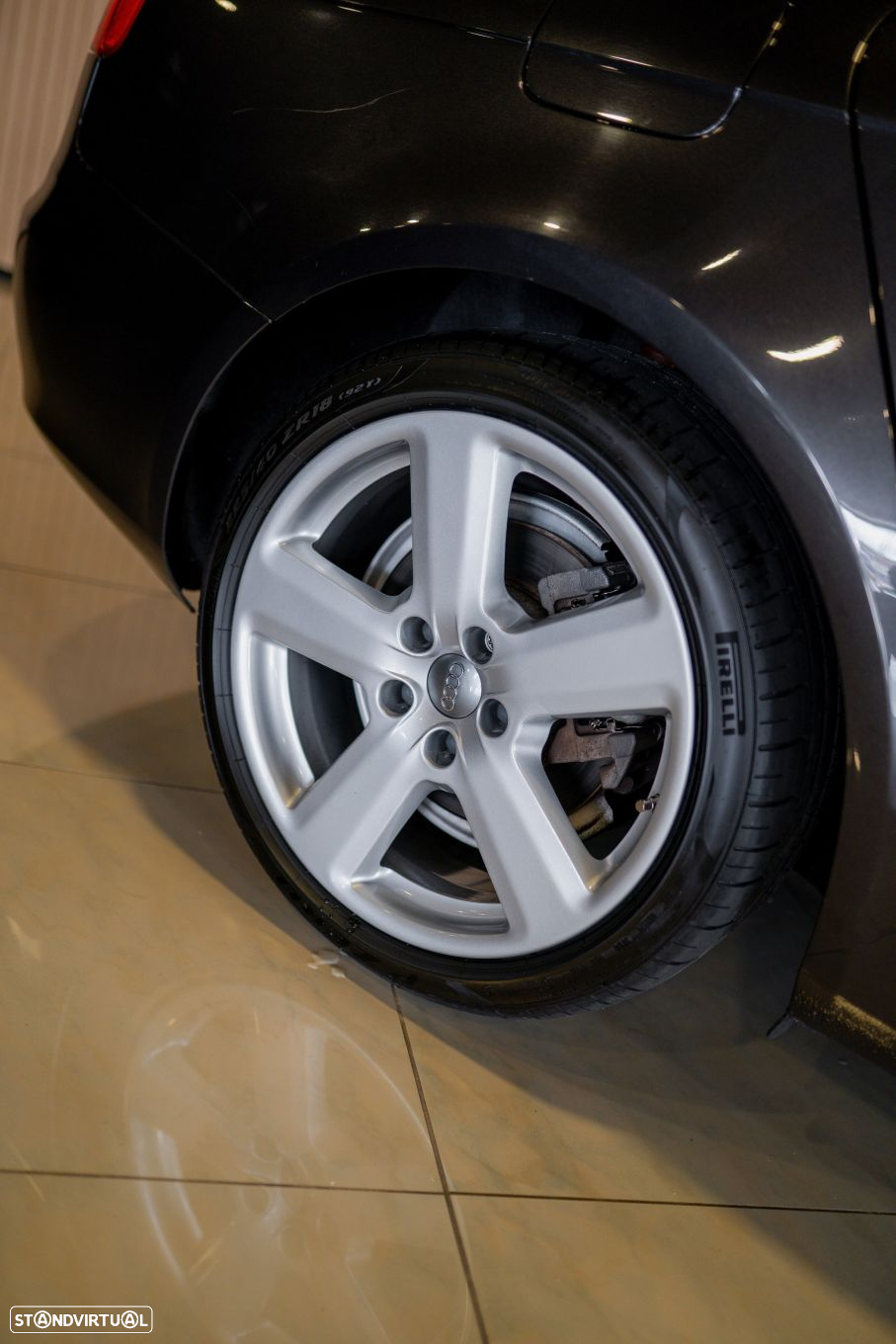 Audi A4 2.0 TDI exclusive - 8