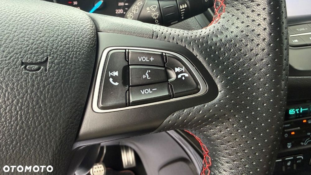 Ford Kuga - 35