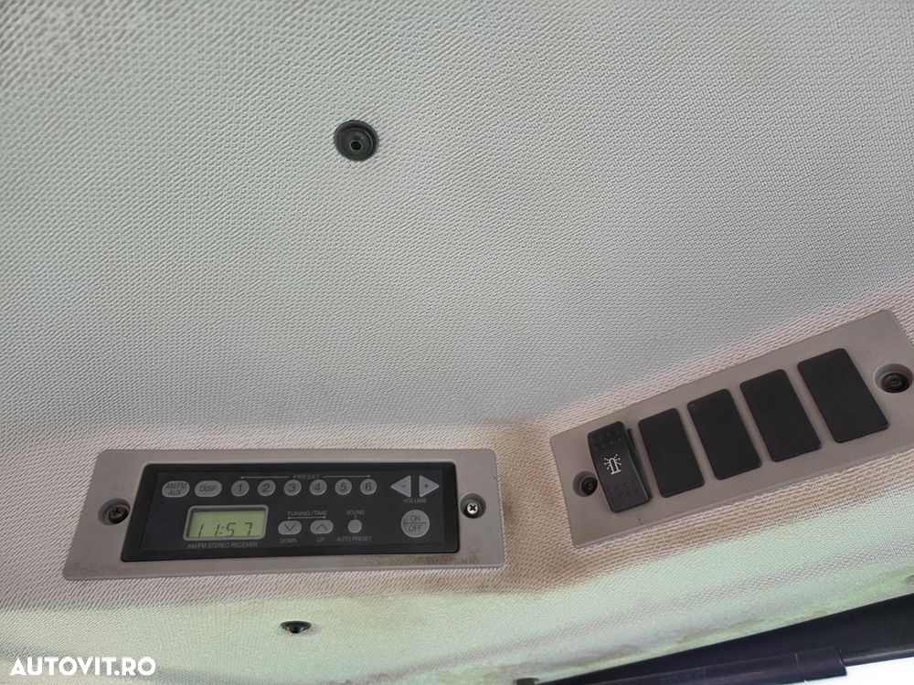 Hitachi Cupa 5mc, 28tone, ANVELOPE NOI, VIRARE prin JOYSTICk, Gresare automata, Inaltiime basculare cupa 4,3m, Lama noua la cupa, produs in JAPONIA, camera luat vederi spate, posibilitate leasing, motor 282 CP, STARE BUNA, PROMOTIE 86.900 EUR+tva - 10