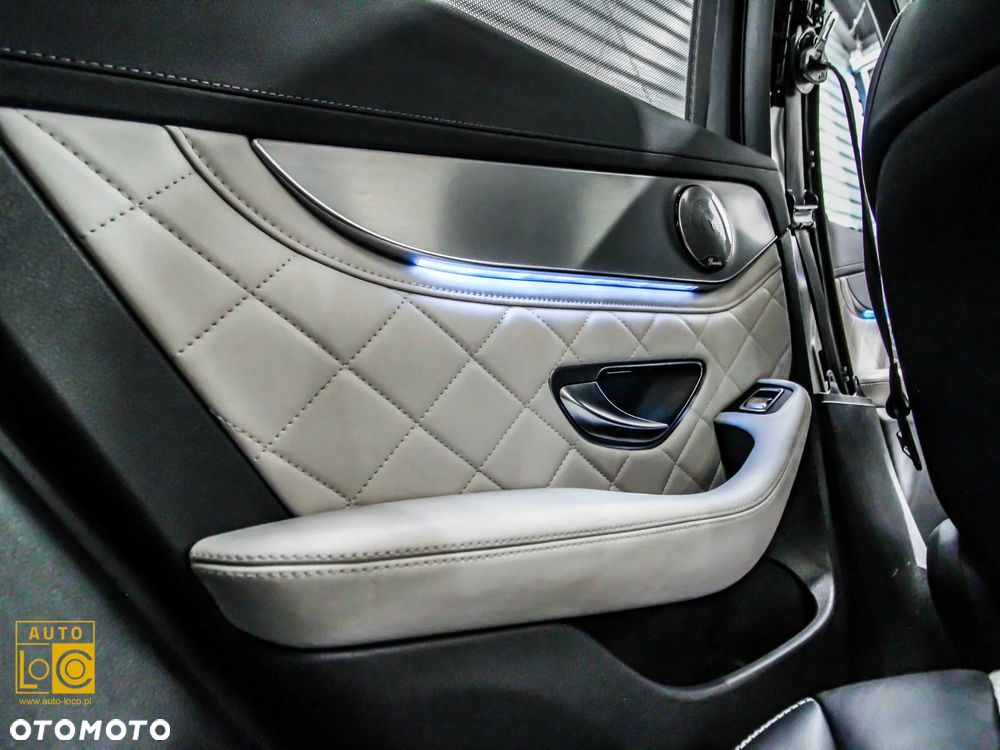 Mercedes-Benz GLC 250 4Matic 9G-TRONIC AMG Line - 35
