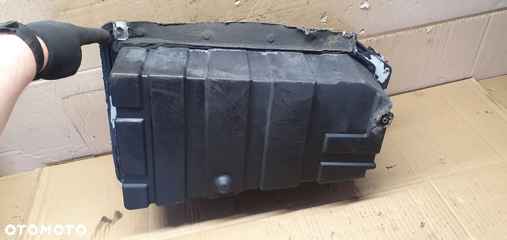 Obudowa podstawa akumulatora VW Touareg 7L 7L0864643B 7L0801283D - 4