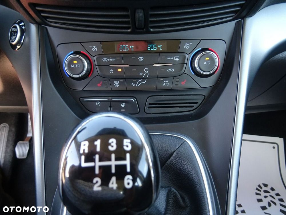 Ford Kuga 1.5 EcoBoost 2x4 Titanium - 14