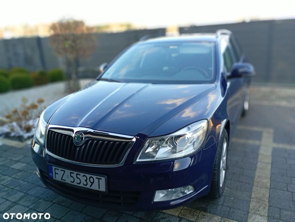 Skoda Octavia 1.6 TDI Ambiente DSG - 1