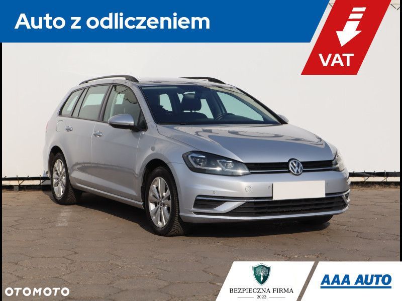 Volkswagen Golf - 1