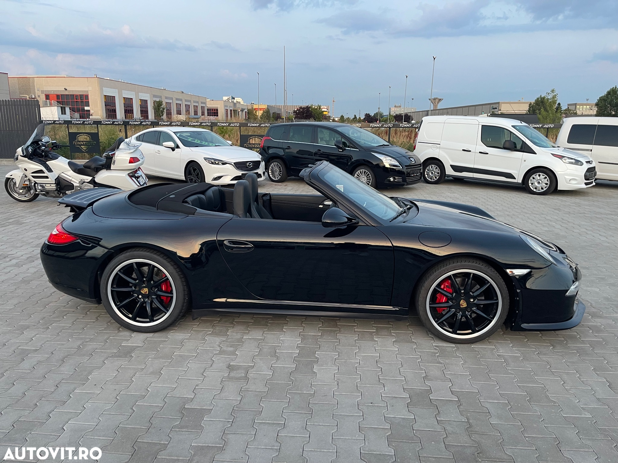 Porsche 911 Carrera 4 GTS PDK - 6