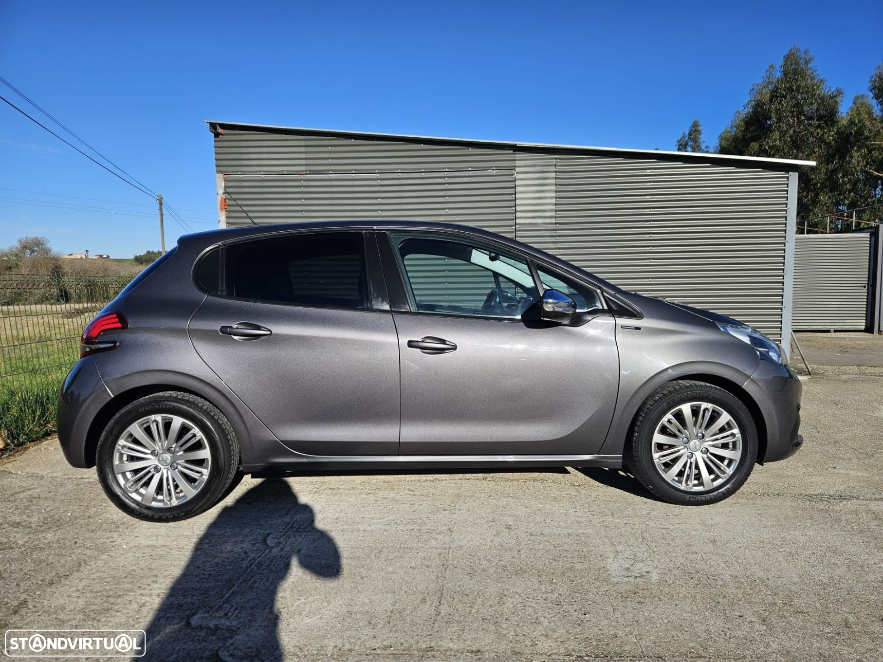 Peugeot 208 1.2 PureTech Signature - 7