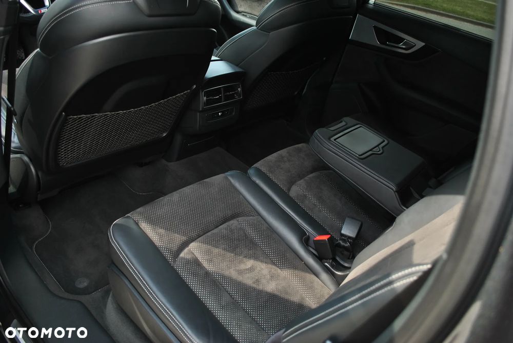 Audi Q7 - 17