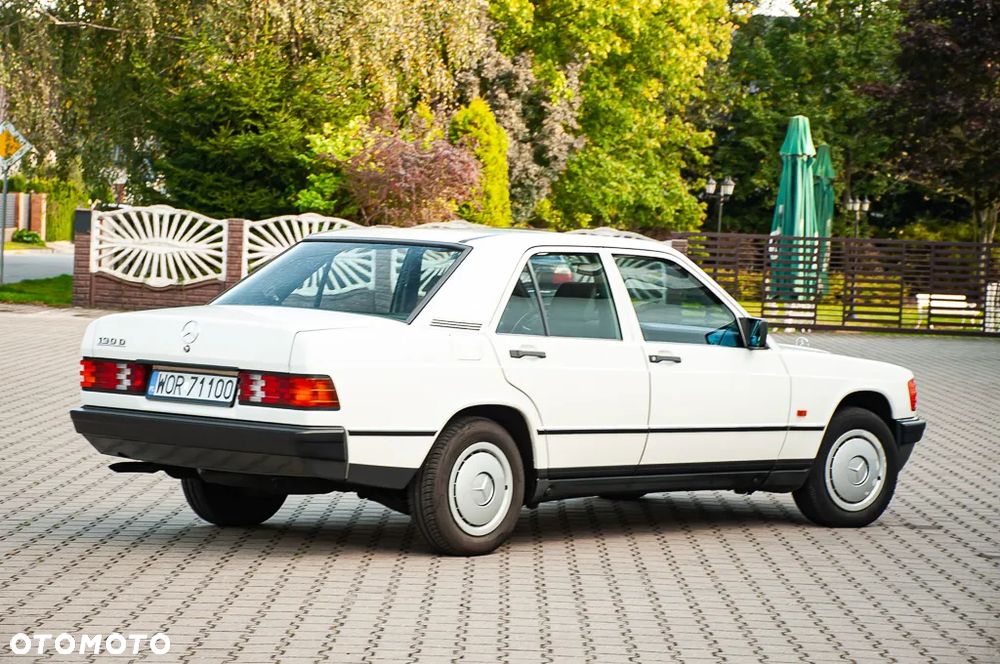 Mercedes-Benz W201 (190) - 13