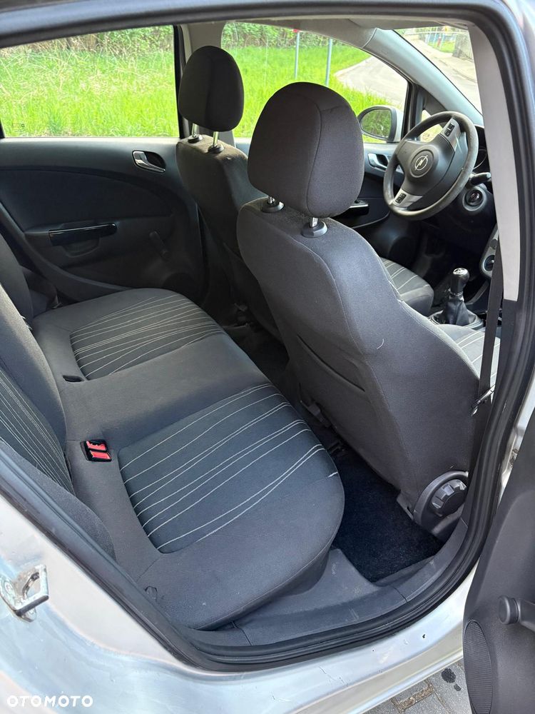 Opel Corsa 1.2 16V Cosmo - 12