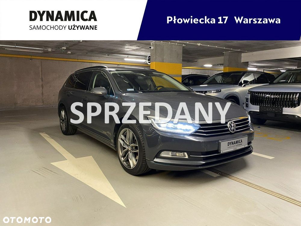 Volkswagen Passat - 1