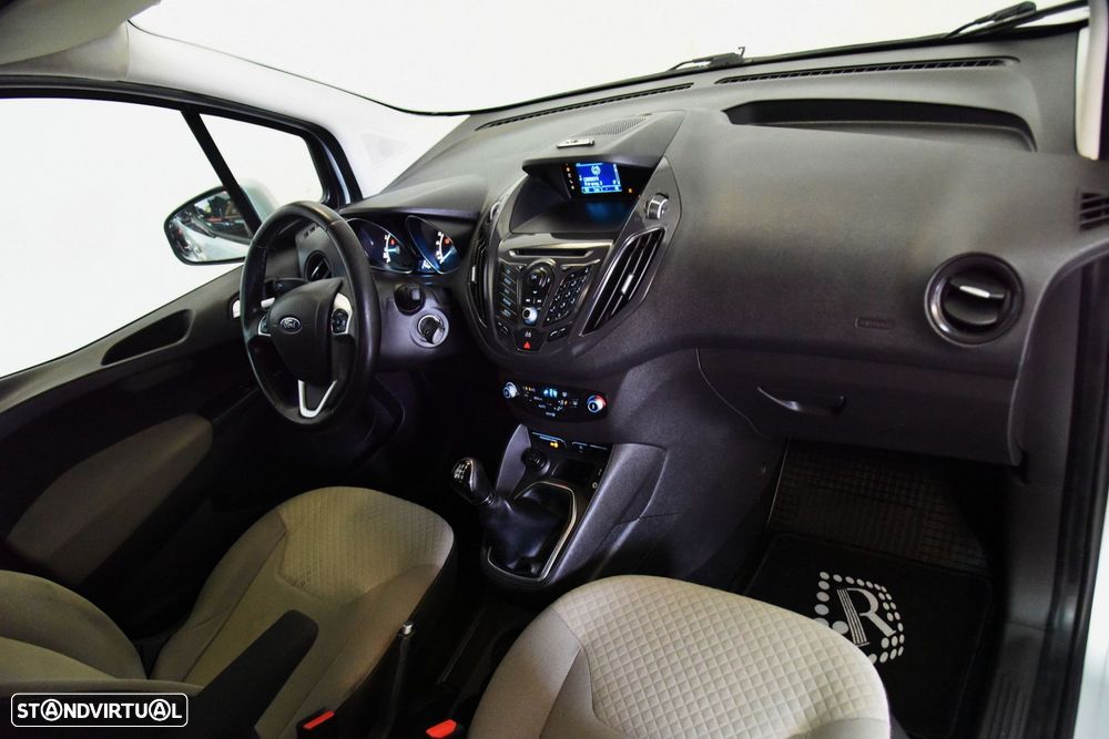 Ford Tourneo Courier 1.0 EcoBoost Titanium - 14