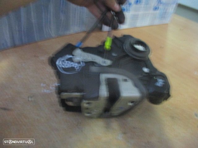 Fecho Fec4807 TOYOTA AURIS 2008 2.0D4D 126CV 5P CINZA  Fd 2 Pinos TOYOTA AURIS 1 FASE 1 2009 2.0 D4D 126CV 5P AZUL F DRT 2 PINOS TOYOTA AURIS 1 FASE 1 2007 1.6I 125CV 5P PRETO FDRT 2 PINOS - 4