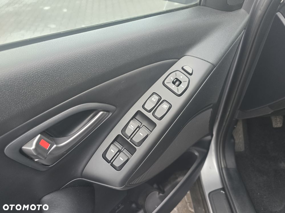 Hyundai ix35 1.7 CRDi 2WD blue Trend - 14