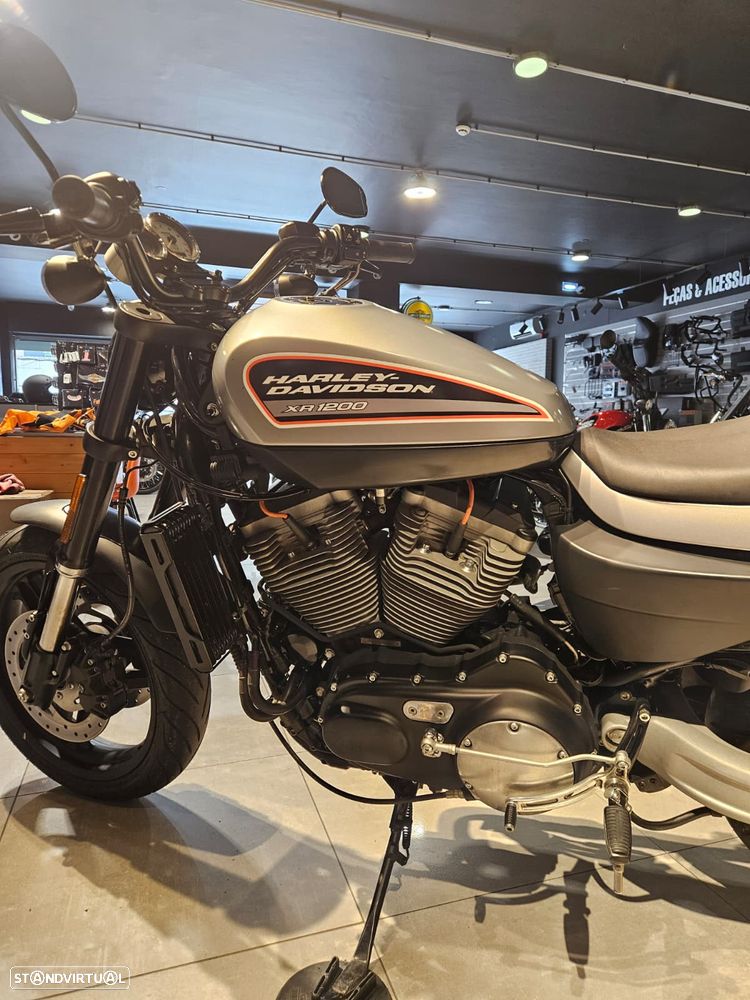 Harley-Davidson Sportster XR 1200 - 12