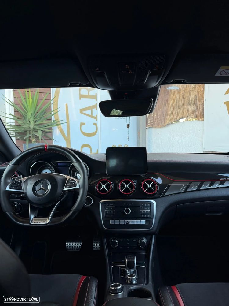 Mercedes-Benz CLA 45 AMG 4Matic 7G-DCT - 34
