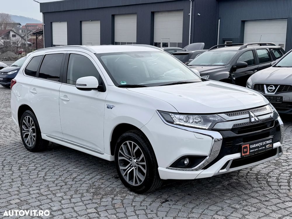 Mitsubishi Outlander PHEV 2.4 L 4X4 Intense - 2