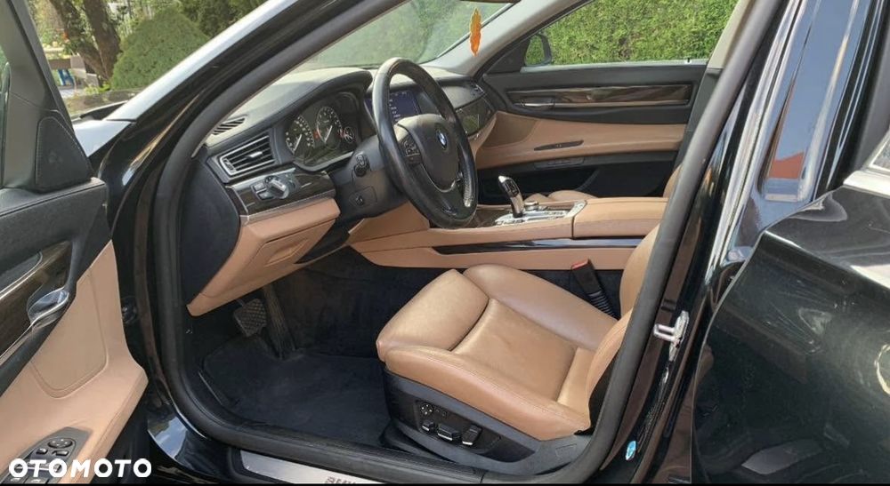 BMW Seria 7 740i - 6