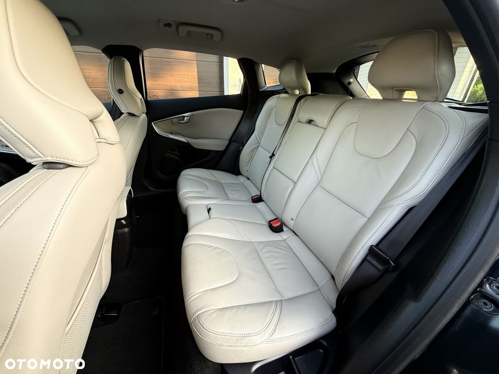 Volvo V40 T3 - 19