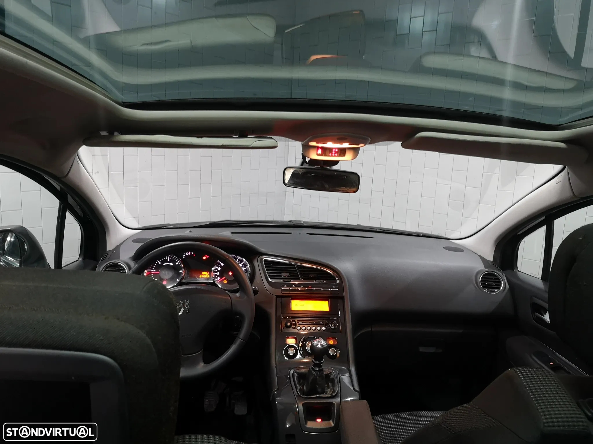 Peugeot 5008 1.6 HDi 7L Allure - 22