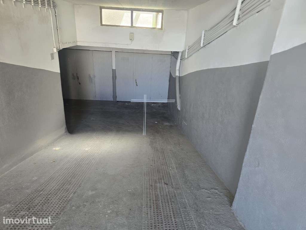 Garagem com 17m2, com capacidade para 1 carro, em zona residencial ... - Grande imagem: 4/4