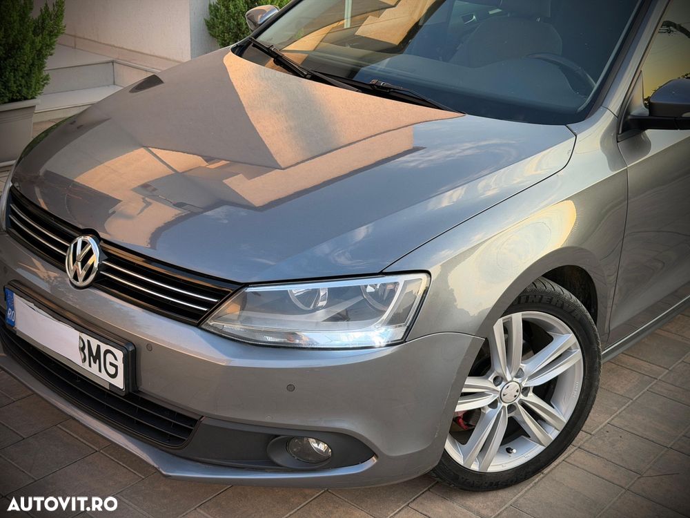 Volkswagen Jetta 1.6 TDI Blue Motion Technology Comfortline - 11