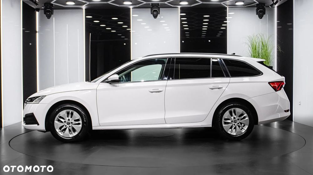 Skoda Octavia 2022 photo 3