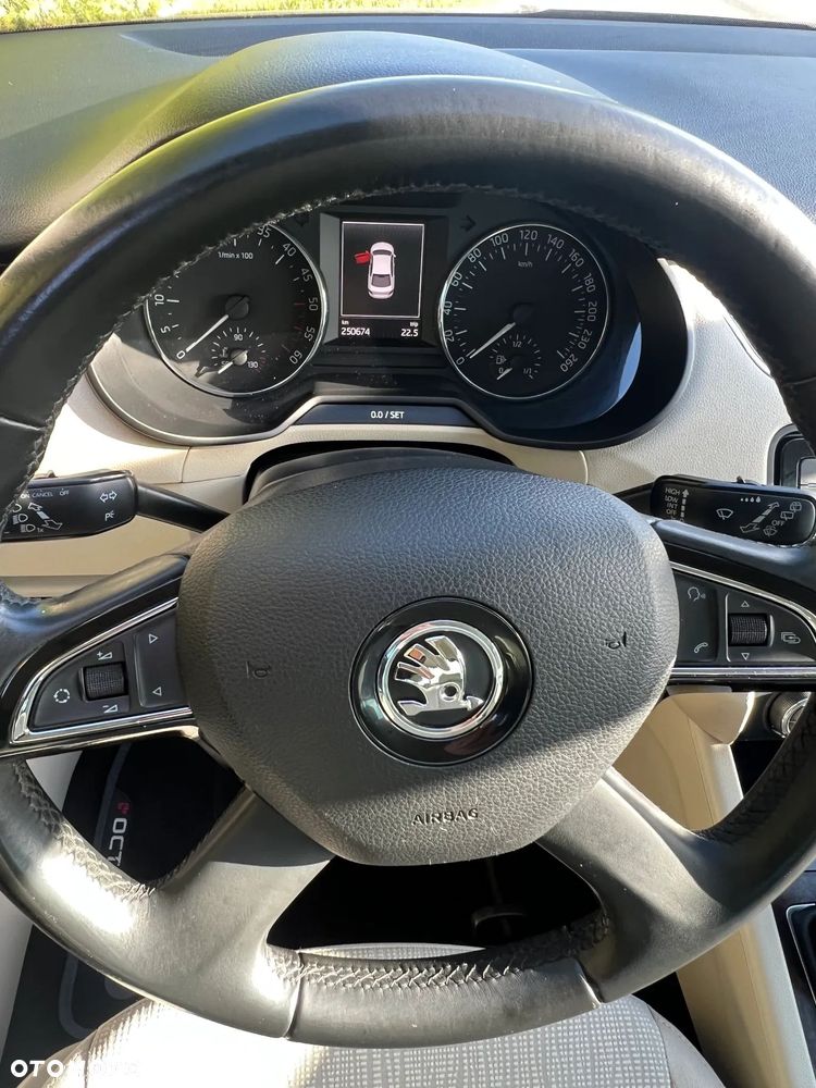 Skoda Octavia 2.0 TDI Style - 8