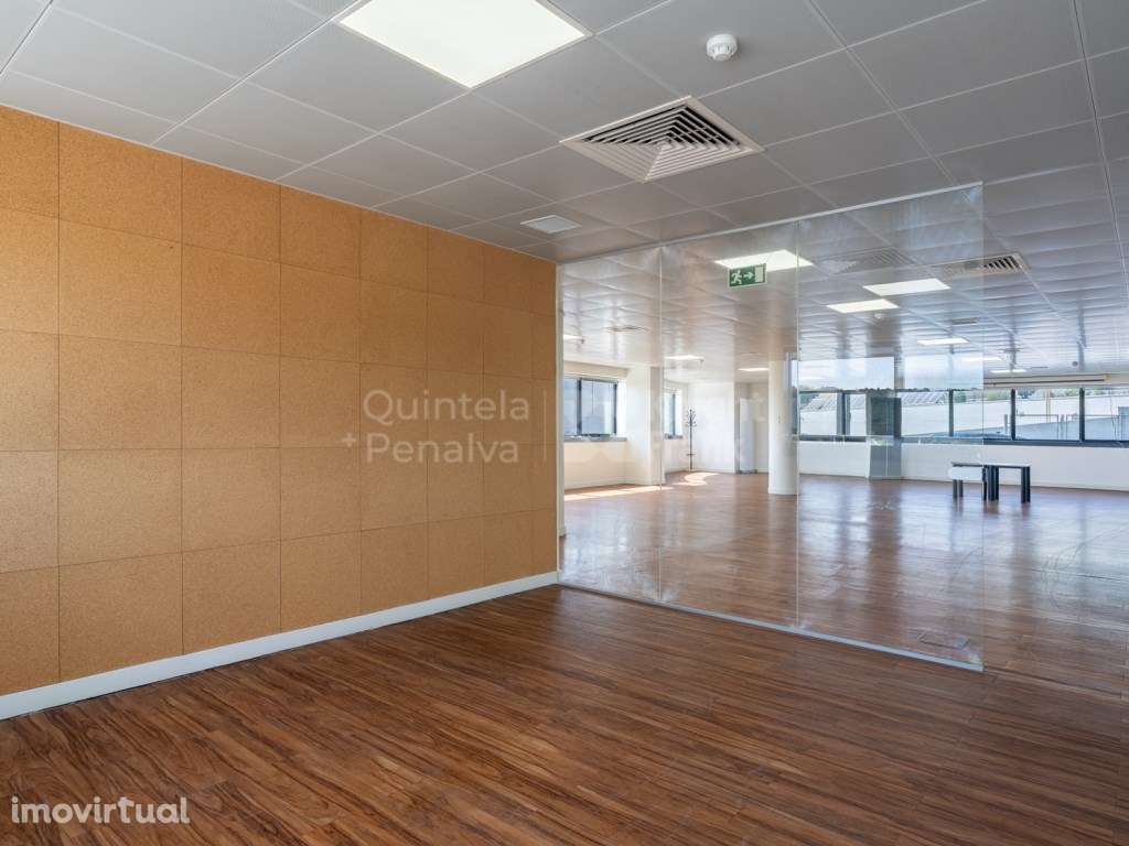 Escritório para arrendamento em Carnaxide - Grande imagem: 2/28