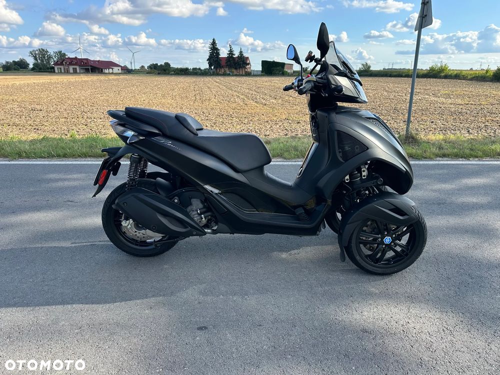 Piaggio MP-3 - 12