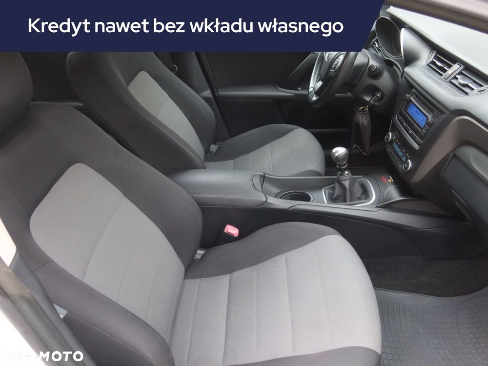Toyota Avensis - 10