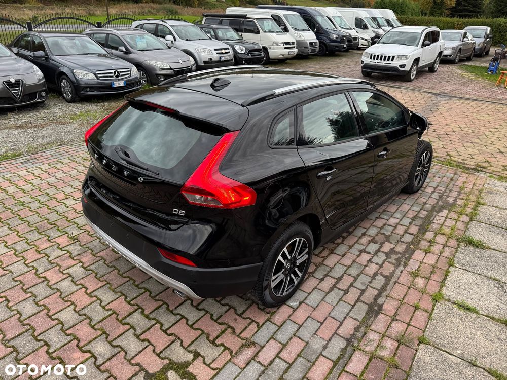 Volvo V40 Cross Country - 12