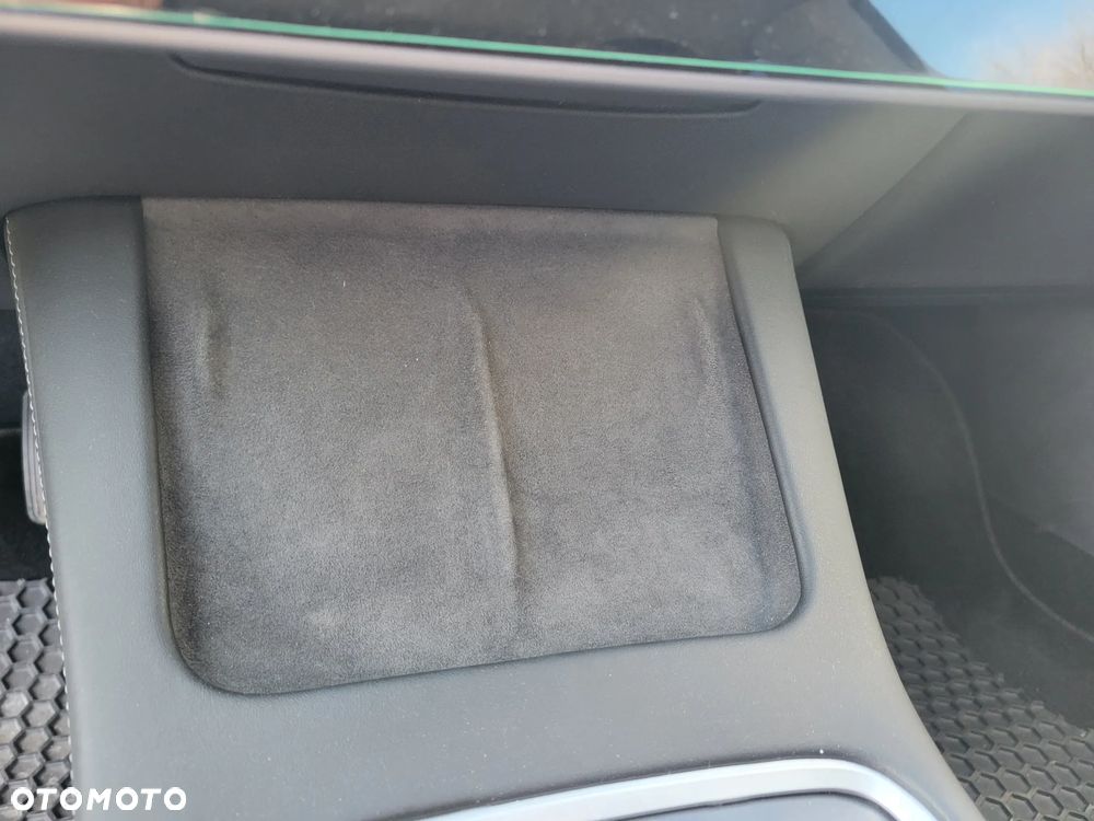 Tesla Model 3 - 10