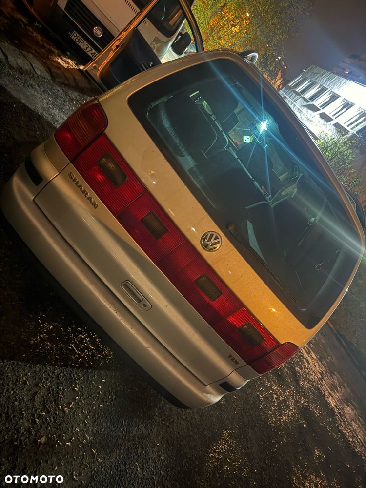 Volkswagen Sharan 1.9 TDI Family - 12
