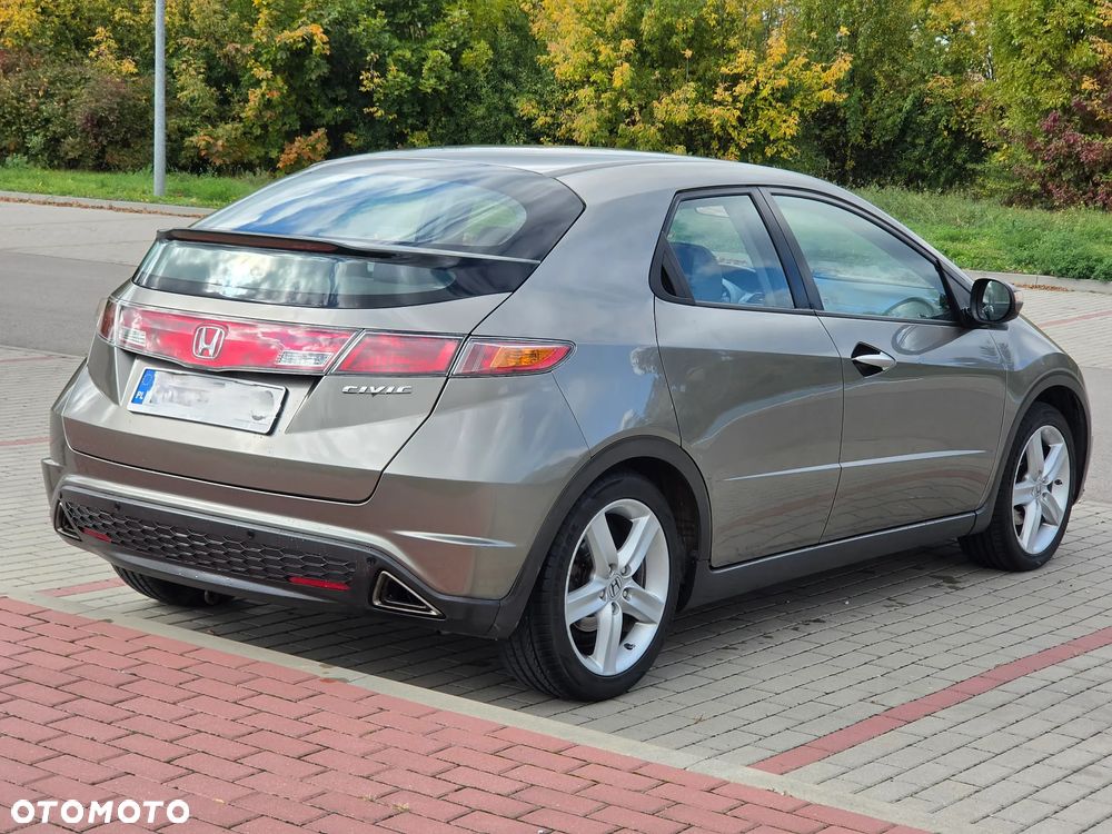 Honda Civic 1.8i-VTEC Sport - 3