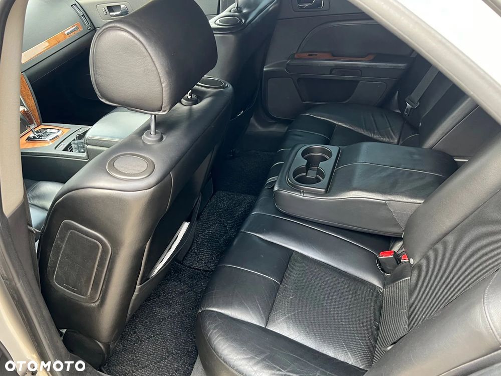 Cadillac STS - 12