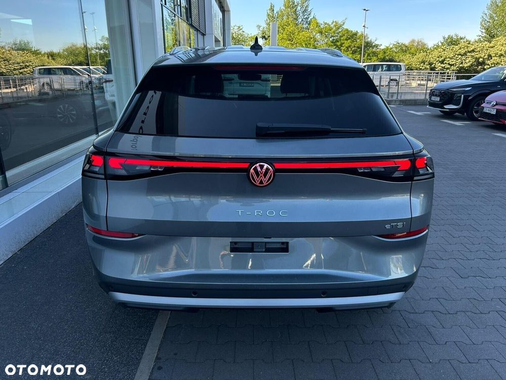 Volkswagen T-Roc - 12