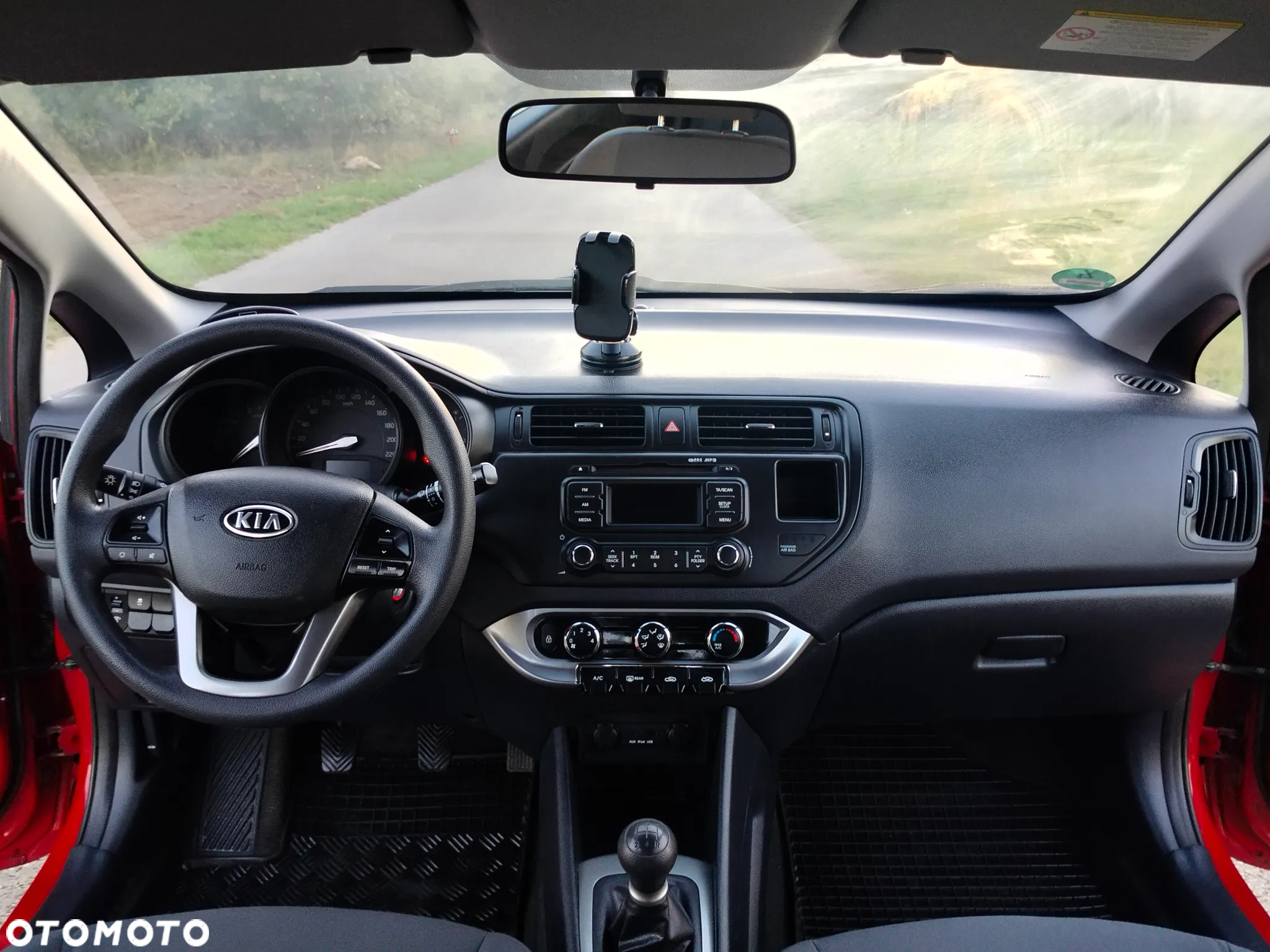 Kia Rio 1.2 Attract - 23