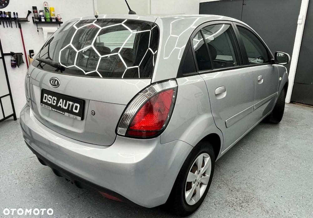 Kia Rio - 18